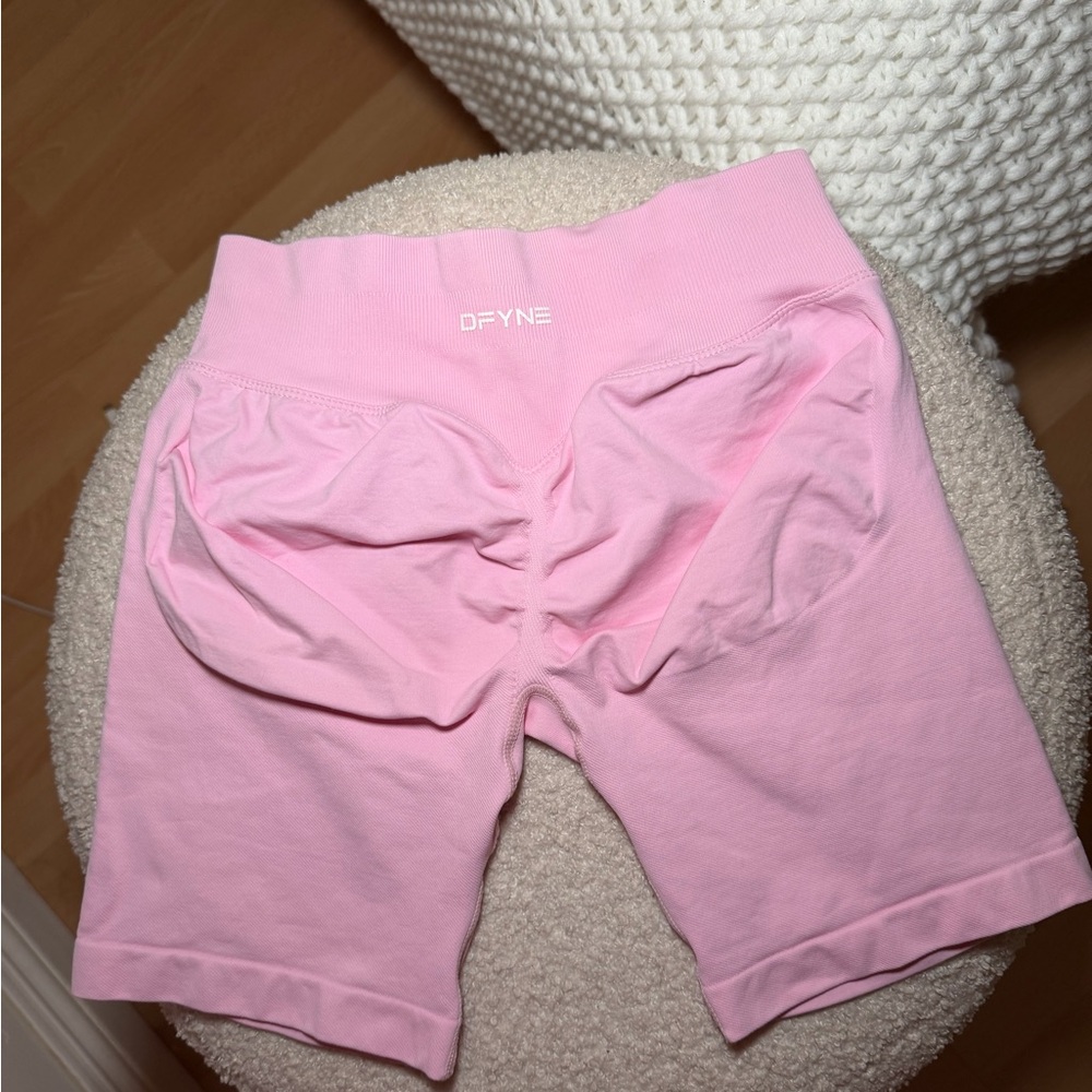 DFYNE Impact Shorts Light Rose Pink M 6.5 - Picture 2 of 3
